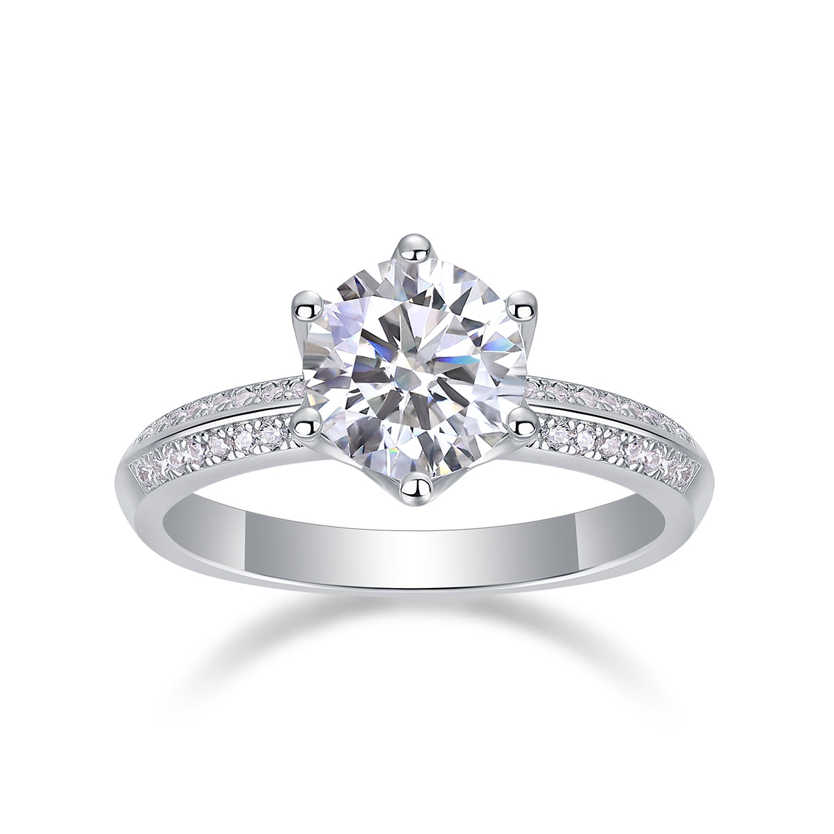 Anillo de compromiso de plata con diamante.